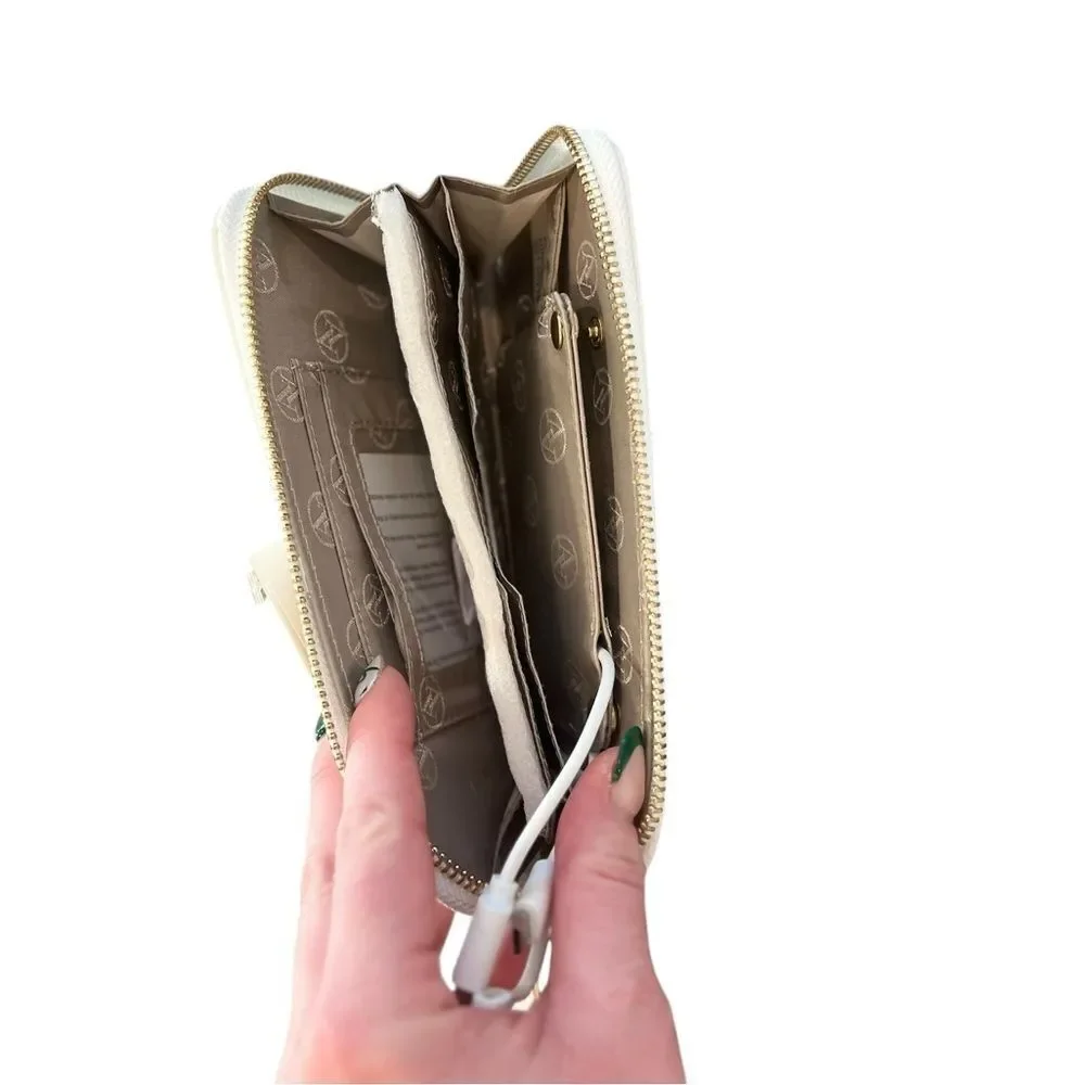Adrienne Vittadini Charging Wallet Wristlet White NWT Power Bank